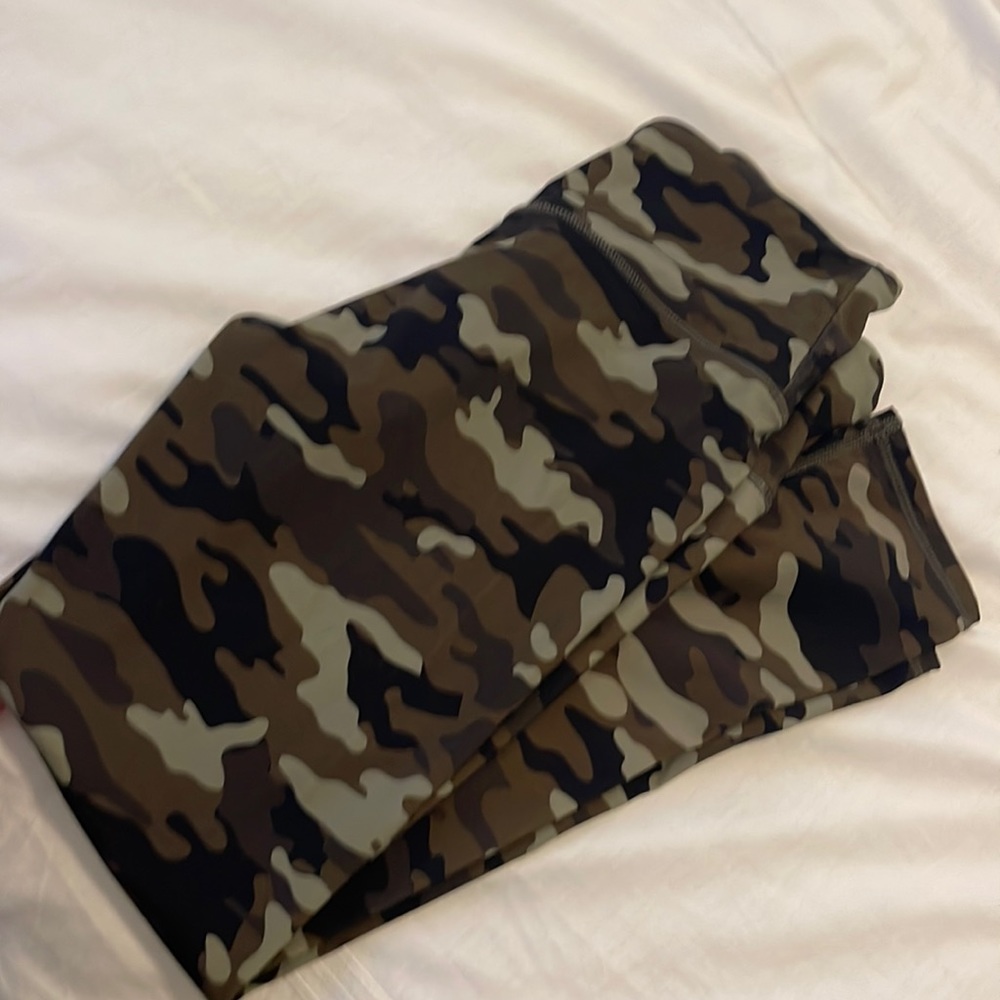 Capris Zyia